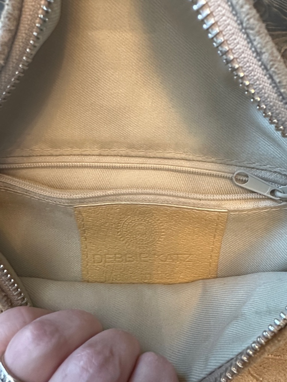 Debbie Katz snakeskin Textured Taupe Crossbody sling Bag with Adjustable Strap - Picture 5 of 5
